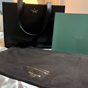 Authentic Kate Spade Evermore Tote! Beautiful bag used once. Holds iPad